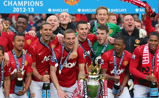 球争夺上拥 球争夺上拥